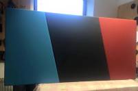 Schreibtischplatte in BMW M-Farben